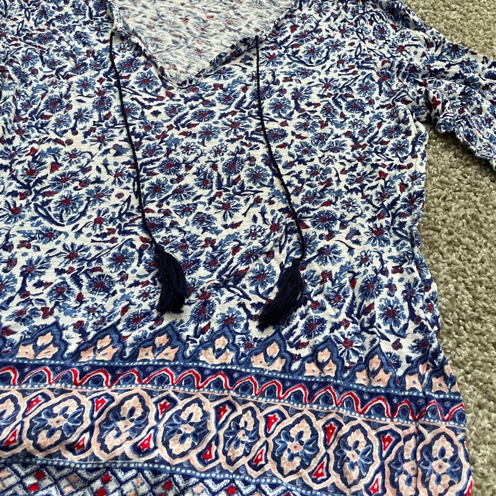 Women’s 3/4 sleeve BOHO Lucky shirt with Tassels. EUC